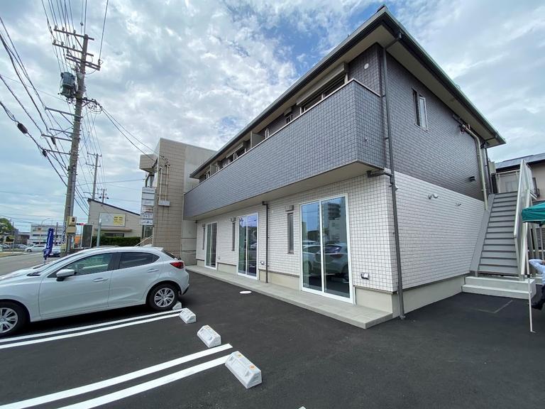 静岡県焼津市の店舗併用賃貸住宅の事例(1)