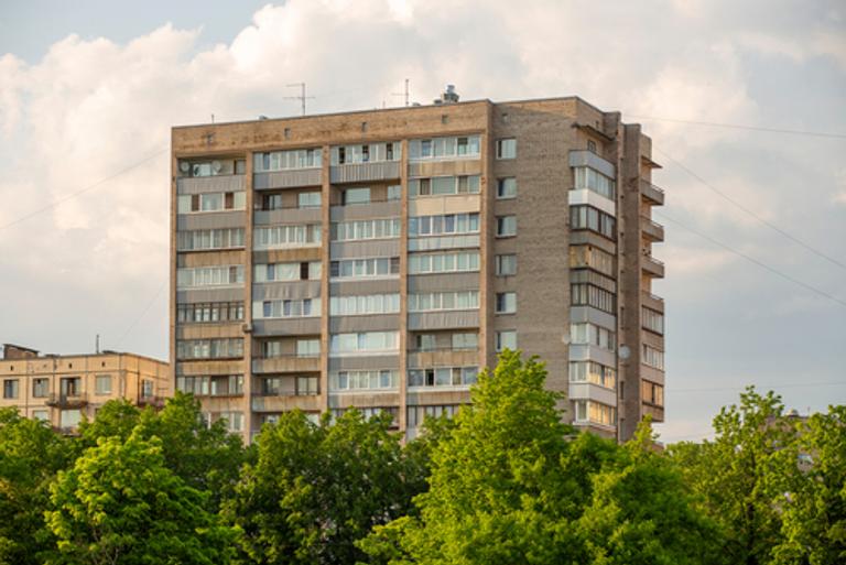 築50年の中古マンションは何年住める?耐震性から購入時の注意点まで解説