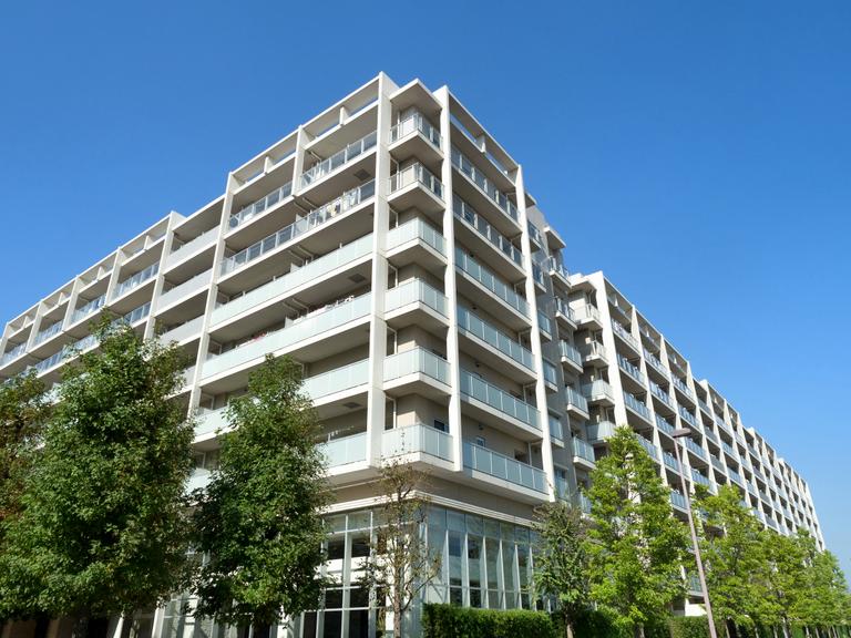 100坪の土地でのアパート建築費は8,800万円!?費用内訳や利回りまで詳しく解説