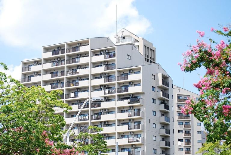 マンション経営の共益費は家賃と分けるべき?メリットデメリットを解説!