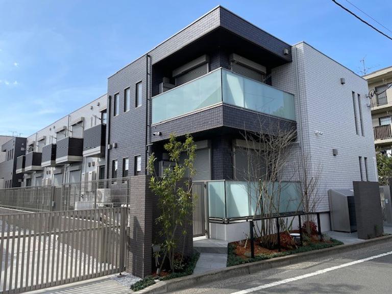 鉄骨造2階建てIoT賃貸住宅の建築事例1